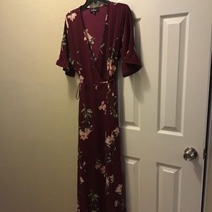 Lulu’s Burgundy Floral Wrap Maxi Dress - Sz Large